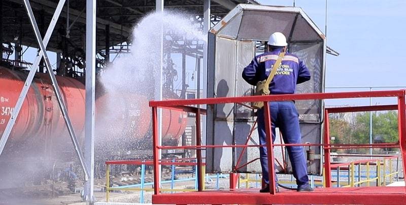 Министерство по чрезвычайным ситуациям Республики Узбекистан на площадке ФНПЗ провело семинар-совещание и тактико-специальные учения